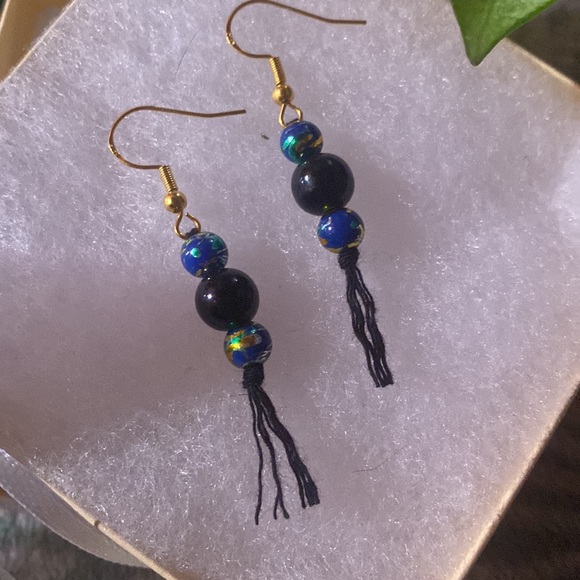 Hand Crafted Macrame Style Beaded Fringe Gold Toned Dangle Earrings Earth Theme - Picture 4 of 10